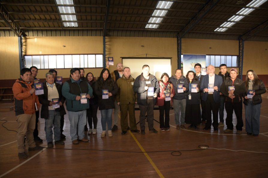 Diálogo ciudadano reunió a vecinas de Apiao a debatir sobre seguridad