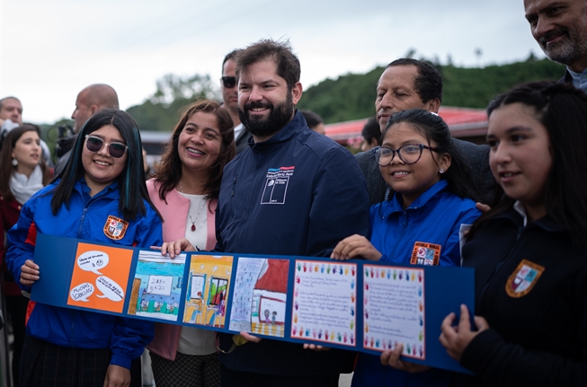 Presidente de la República, Gabriel Boric Font, inaugura obras del Programa Mejor Escuela en Quinchao