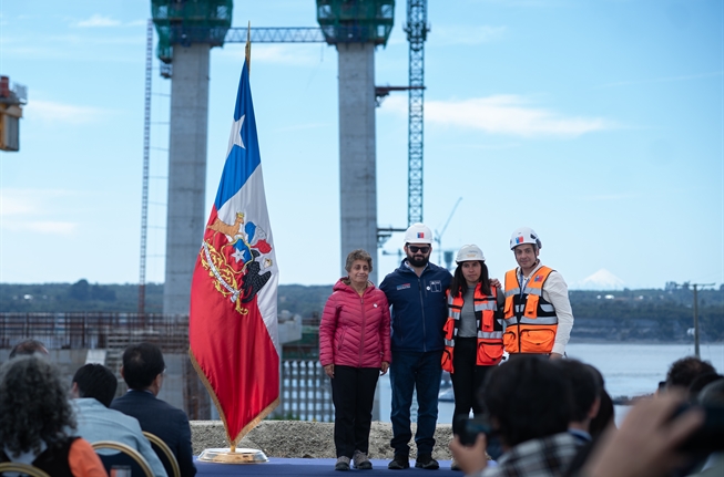Presidente de la República, Gabriel Boric Font, realiza visita inspectiva a las obras del Puente Chacao