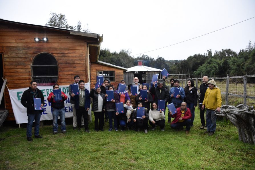 Realizan entrega de títulos de dominio en Coihuin de Compu