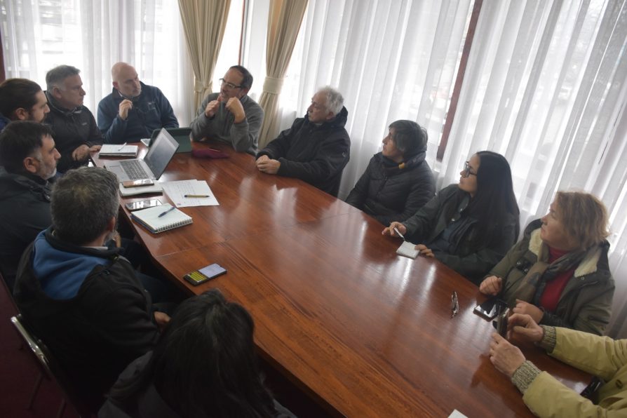 Coordinan acciones en torno a la conectividad en sectores de Chonchi