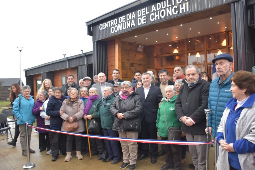 Autoridades inauguraron Centro de Día del Adulto Mayor en Chonchi