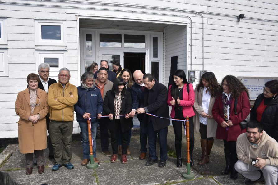 SE INAUGURARON TRABAJOS DE MEJORAMIENTO DE INFRAESTRUCTURA Y CONSERVACIÓN DE BIBLIOTECA PÚBLICA “ANA ROSA URIBE” DE ACHAO