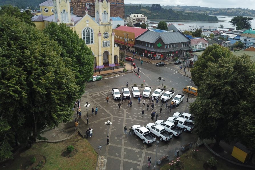 Gobierno entrega 16 vehículos 4×4 para atención primaria de salud a Municipios de Chiloé