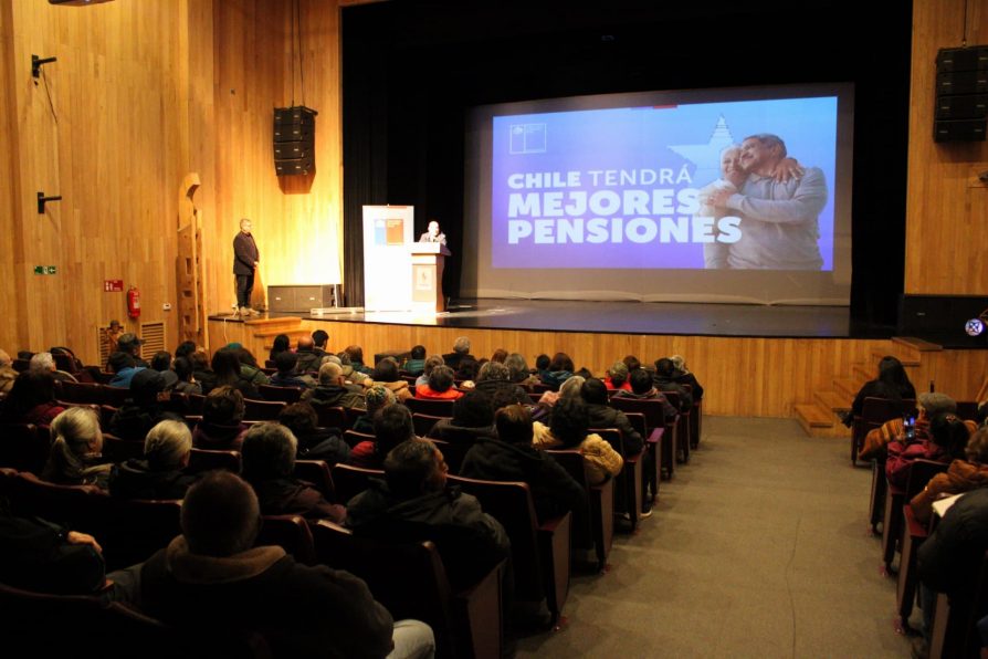 Adultos mayores de Chiloé participaron en diálogo ciudadano sobre la reforma de pensiones