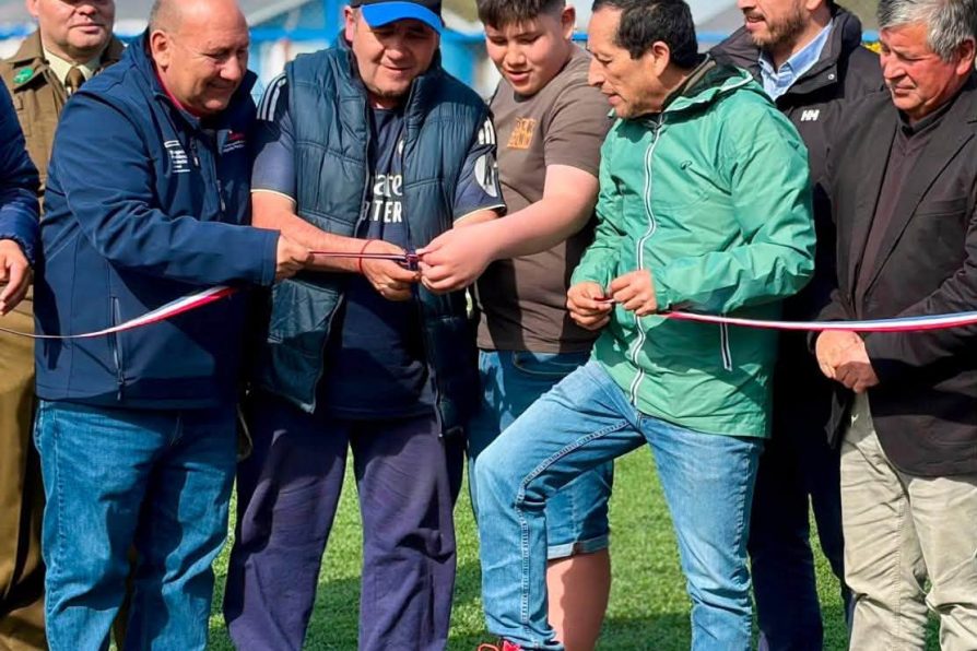 Histórico: Isla Quenac inaugura moderna cancha sintética para fortalecer el deporte y la vida comunitaria